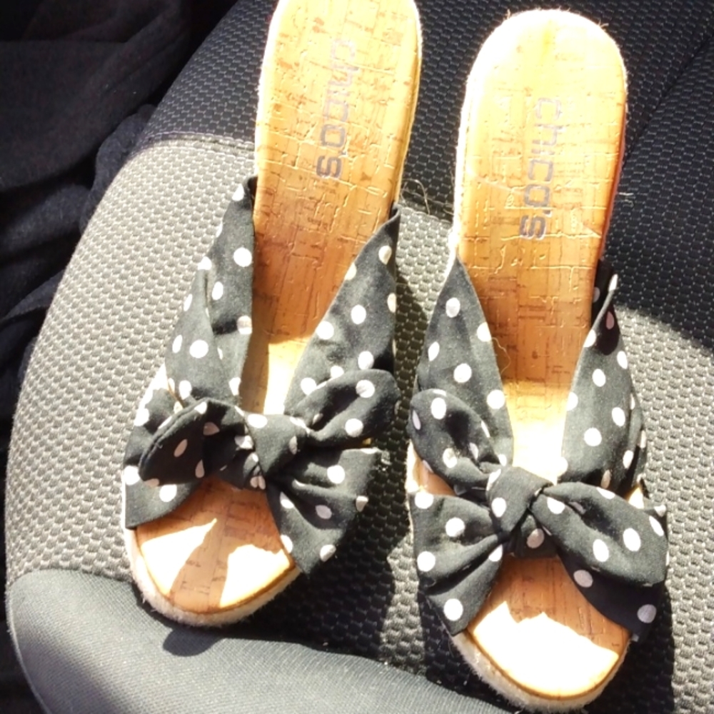 Chicos Polka Dot Wedge, size 6, black and white